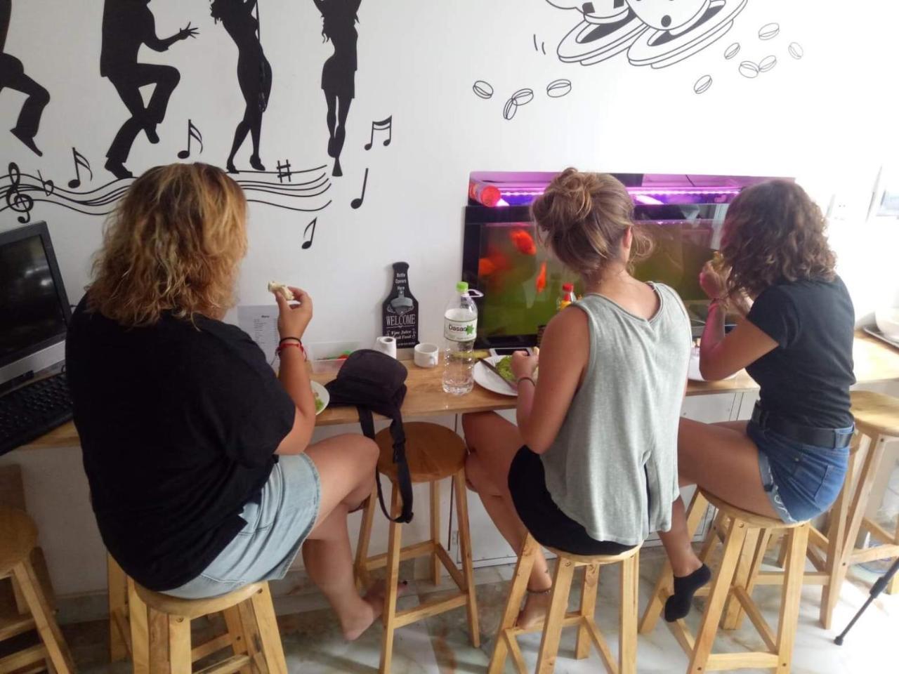 Dola Hostel Ho Chi Minh-stad Buitenkant foto